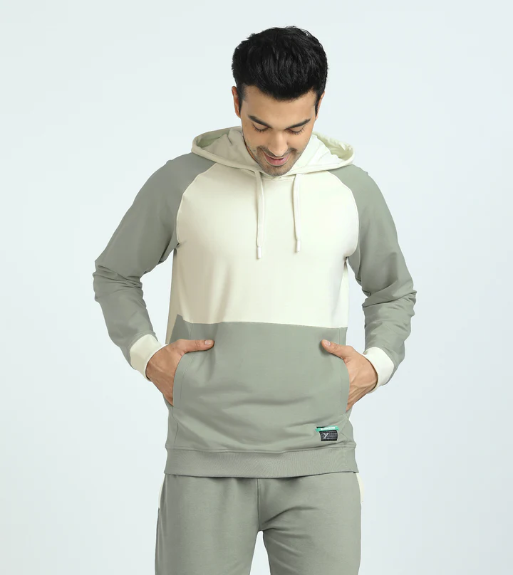 Sweatshirts & Hoodies